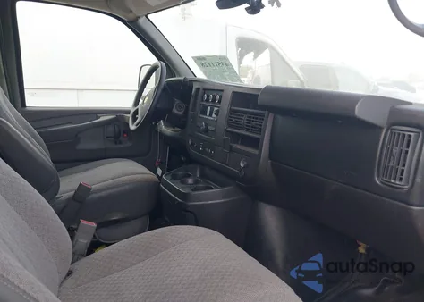 2015 Chevrolet Express 2500 Work Van из США, поврежденный, VIN 1GCWGFCB9F1132926